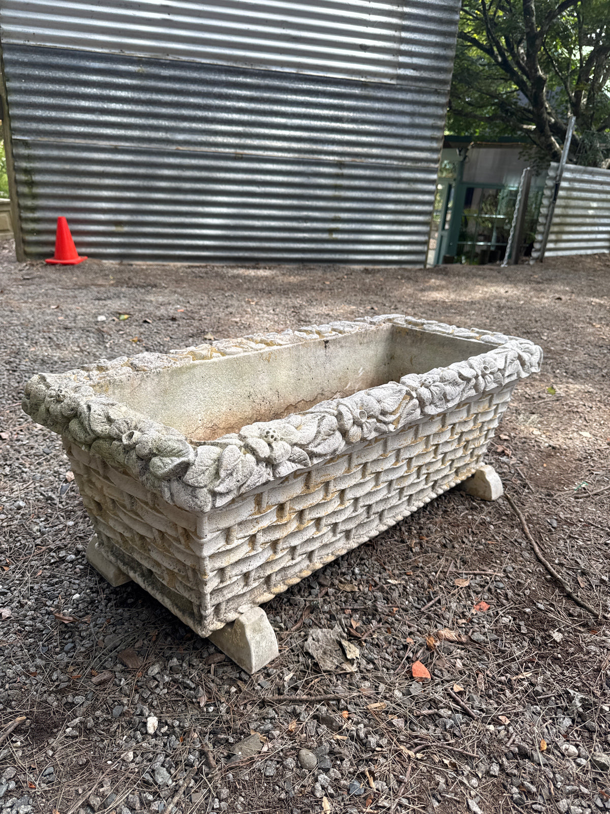 Vintage Pot 0219 trough