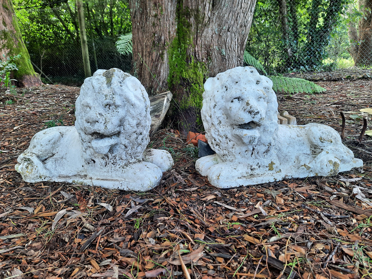Vintage Pot 0038 Lion Pair