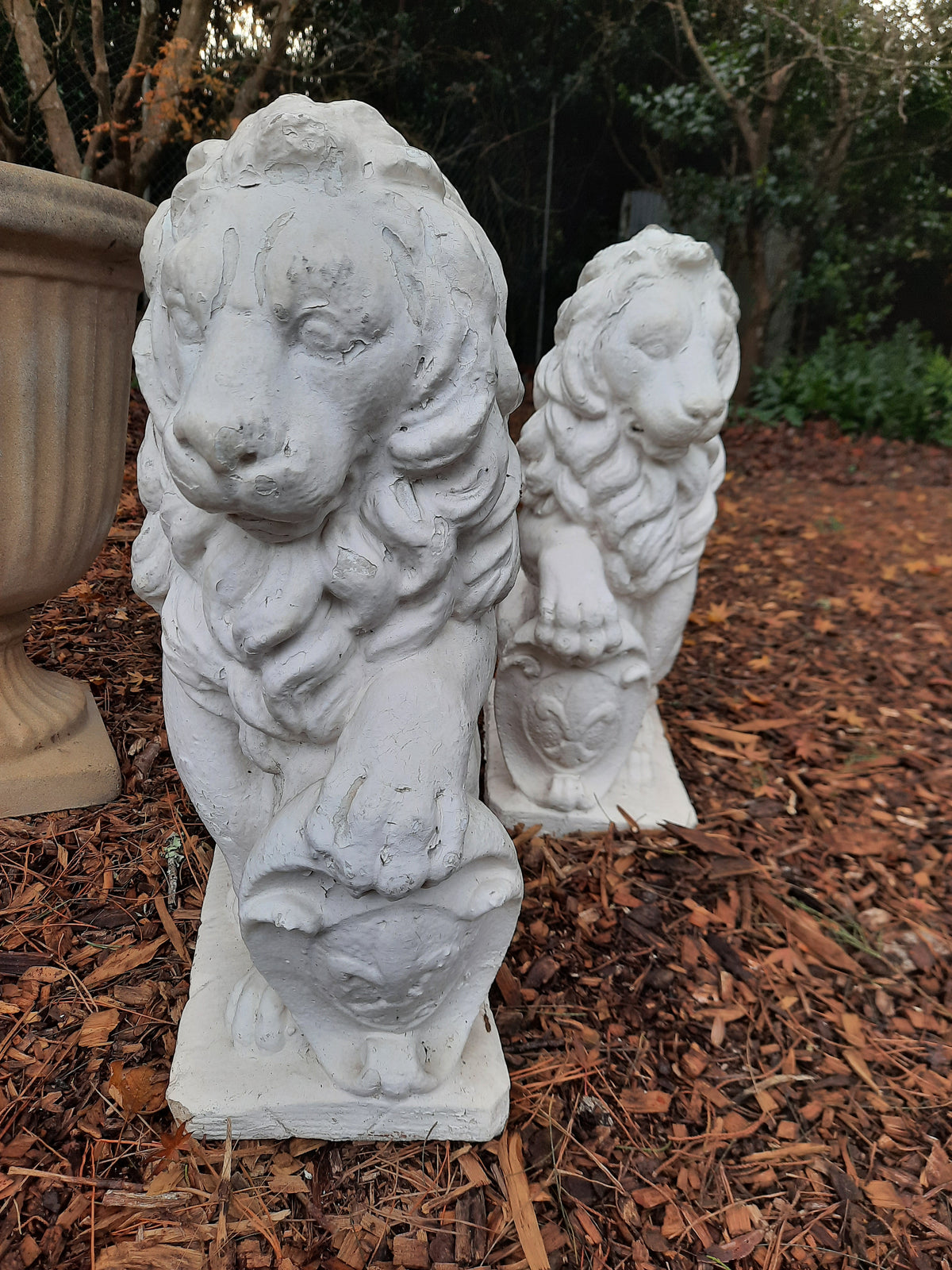 Vintage Pot 0101 Lion Pair
